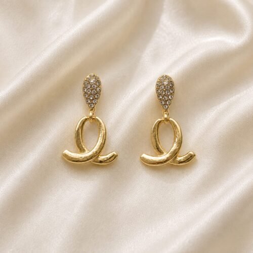 Elegant Gold-Tone Crystal Drop Earrings for Women – Stylish Statement Jewelry